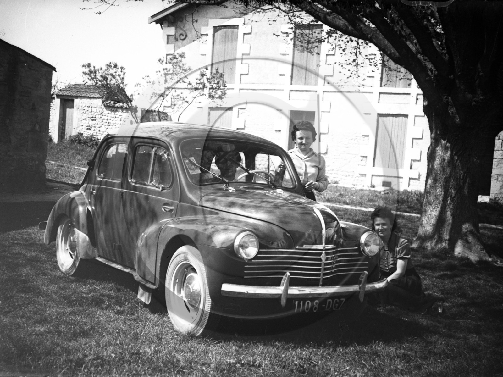 AU 3554 Renault 4cv .jpg