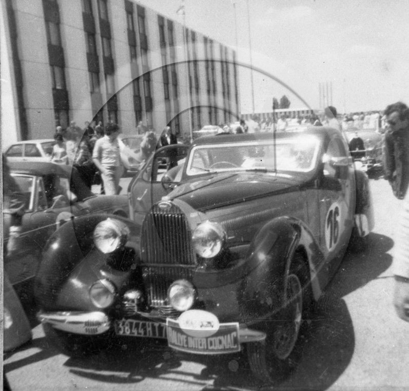 au 986 Bugatti T 57 atalante. Cognac  .jpg