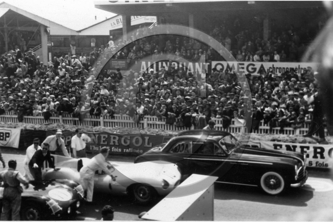 AUC 248 Jaguar - Delayaye 235 circuit du Mans environ annees 50  d apres photo .jpg