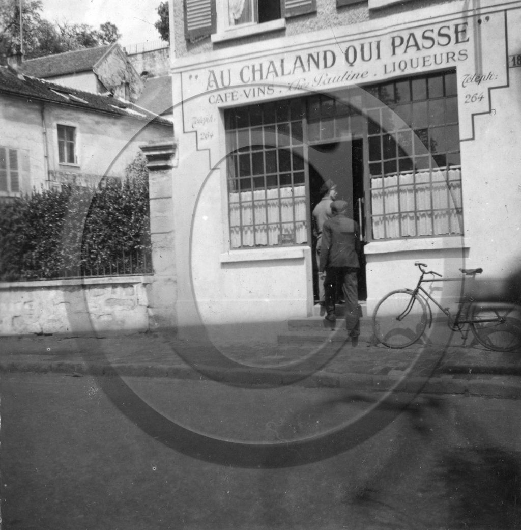 BA  page 80 - 23- Paris Conflans en péniche.jpg