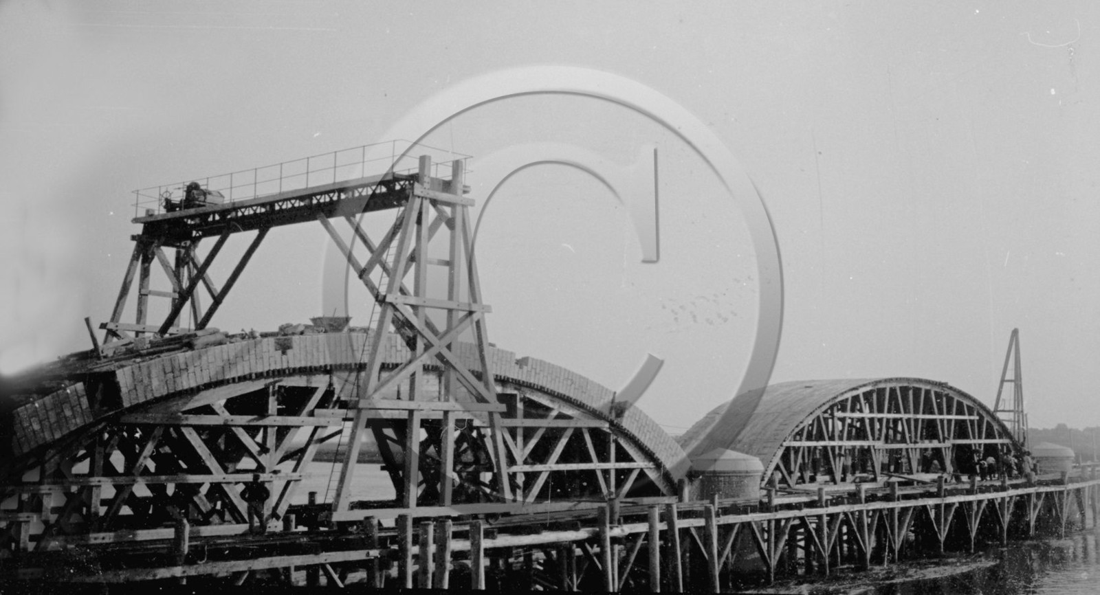 architecture 20  pont en construction .jpg