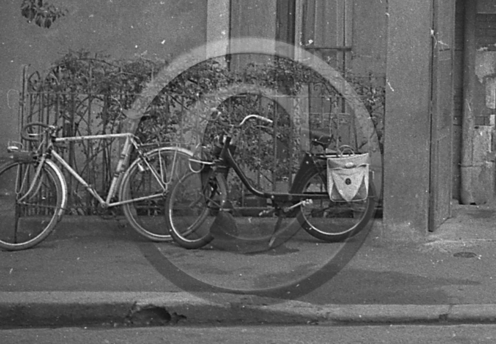 ARC 2475  Arcachon velosolexGP.jpg