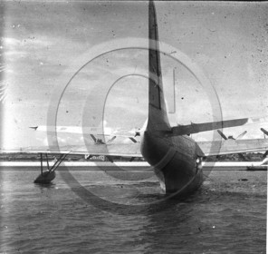 hydravion Sidney  arrière à  Lisbonne sur le Tage.jpg