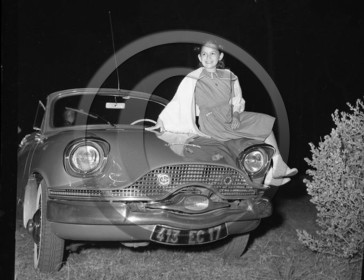 CE 315 Panhard PL 17 carrosserize Vivez Bordeaux .jpg