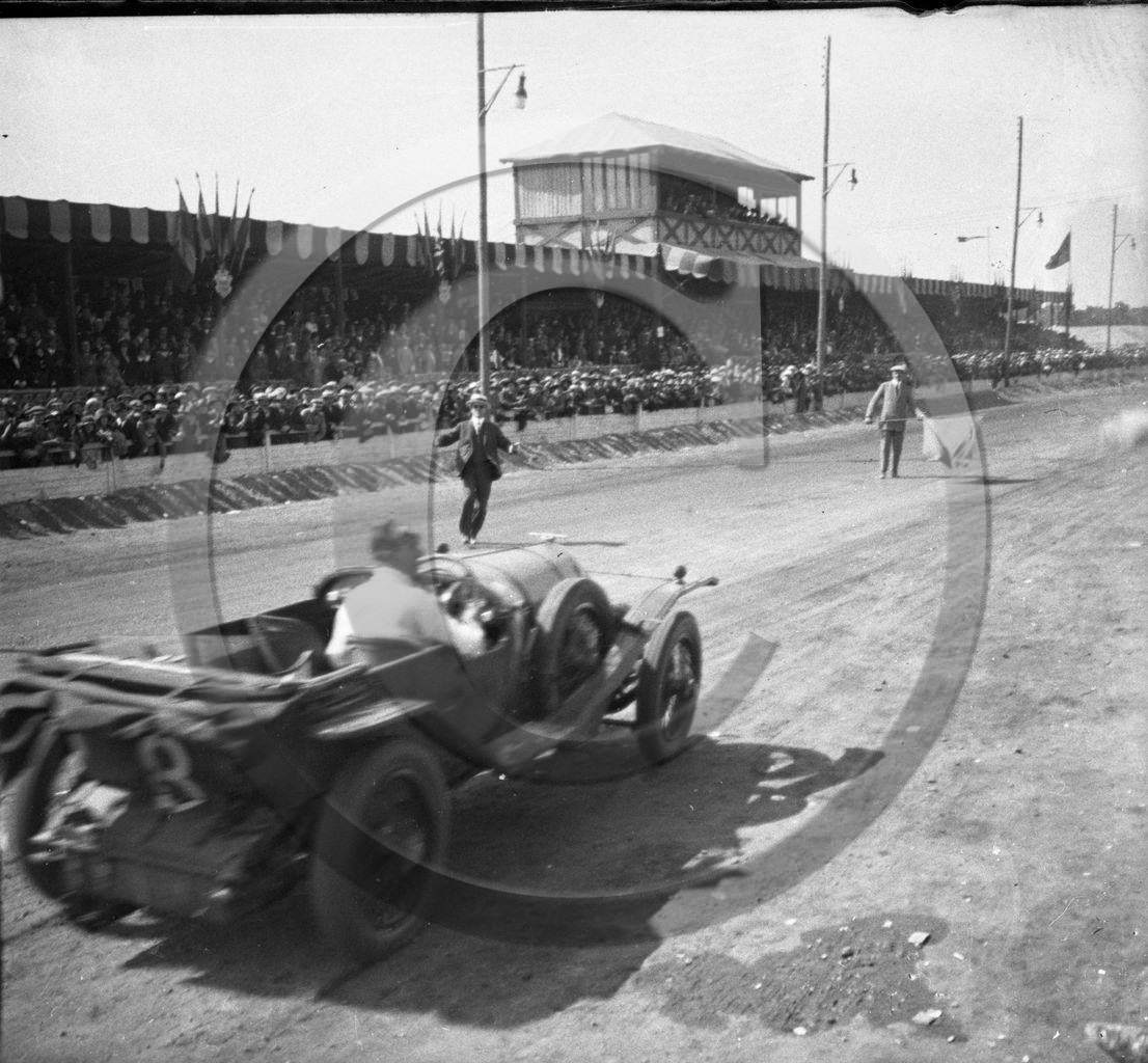 AUC 20  couse voiture de tourisme Bentley  .jpg