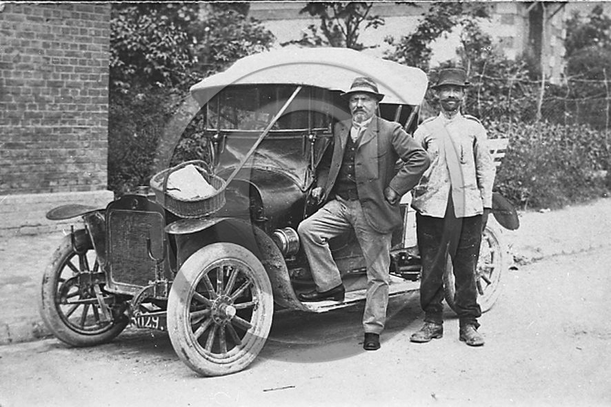 AU 2367 ancetre .jpg