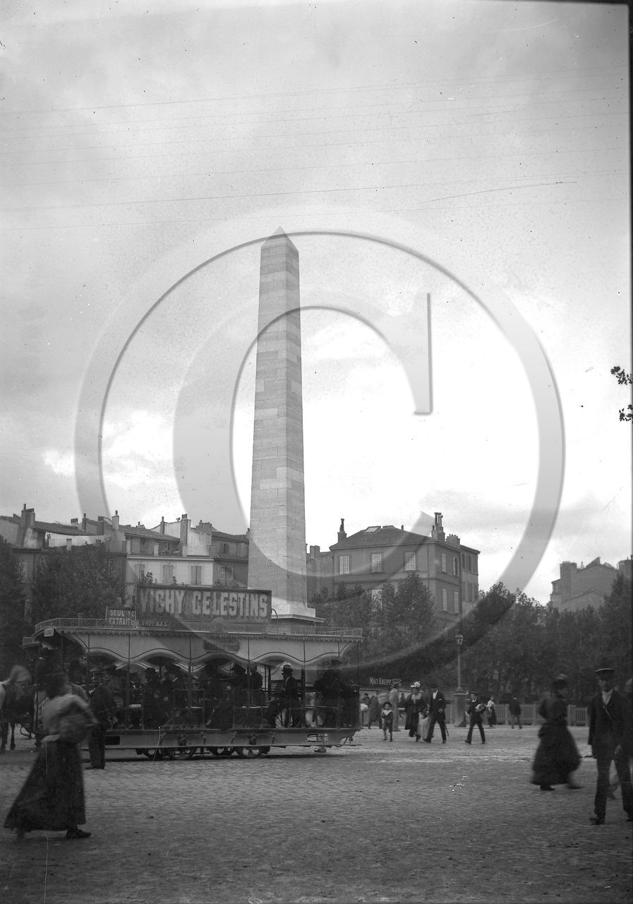 vi  1227 marseille place castillane en 1896.jpg