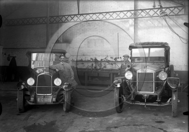 Treves  magasin central des cooperatives generales  armee du Rhin voitures  Allemagne.jpg