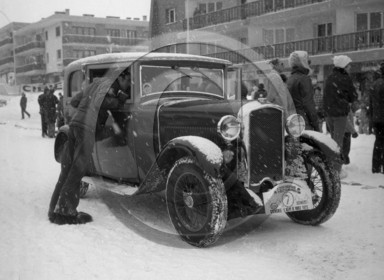 AU 801 rallye neige et glace alpe d'huez 1973.jpg