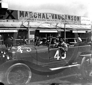 AUC 26  depart voiture tourisme N° 43-44 LICORNE  .jpg