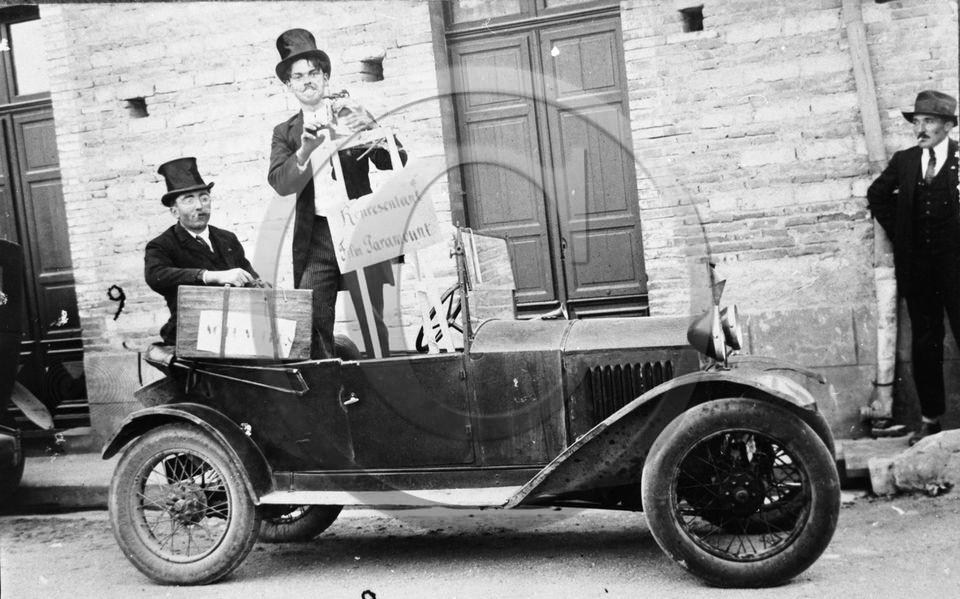 AU 1352 Peugeot quadrilette .jpg