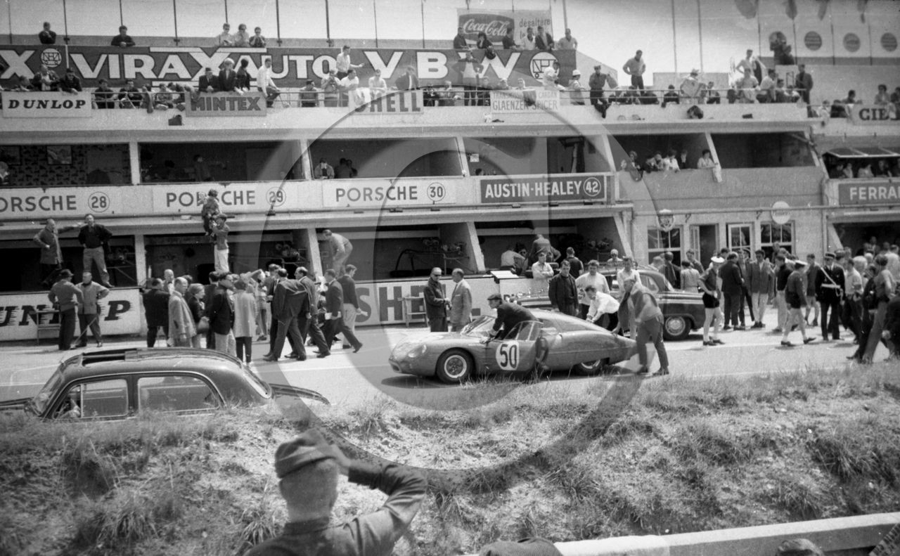 AUC 141 Le Mans  .jpg