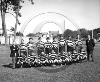 serie annee inconnue - 9 - rugby equipe .jpg