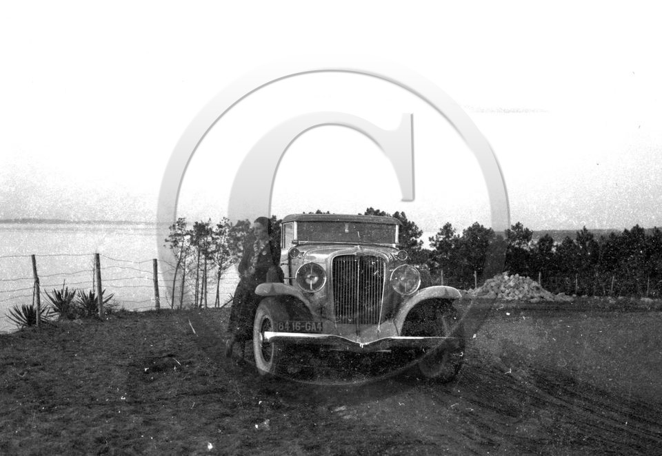 AU 1205 Auburn 8-100 A pheton sedan 1932 .jpg