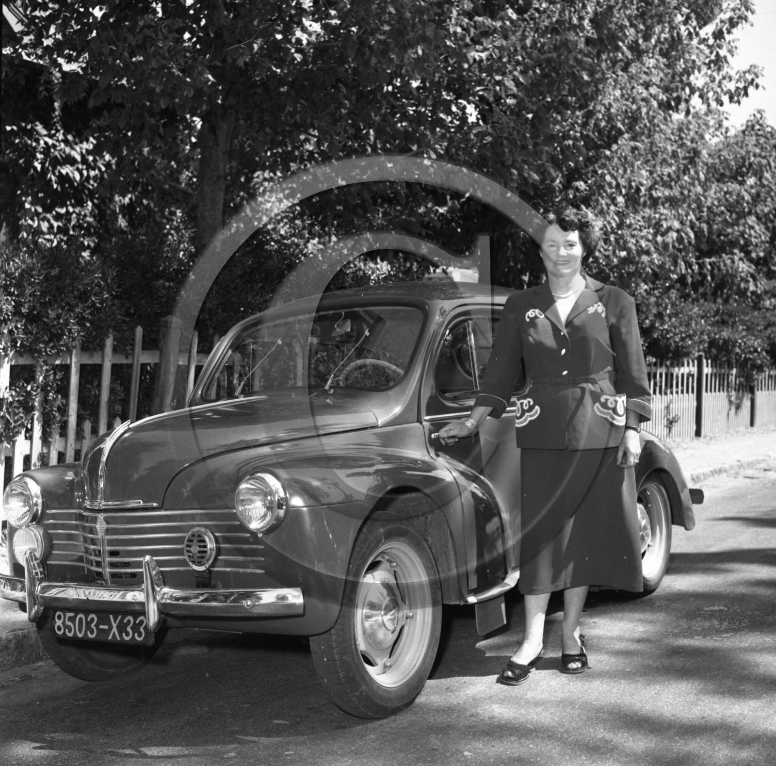 AUCE 228 Renault 4cv .jpg