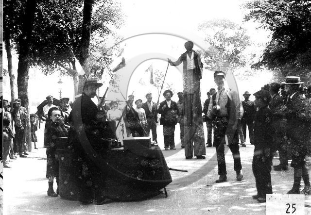 FO-CIRQUE  25 Barnum Bordeaux.jpg