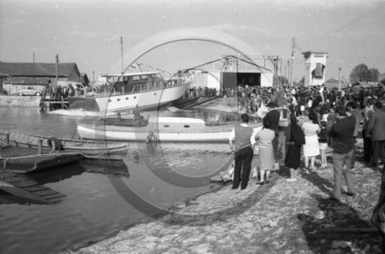 arc 2270 mise à l'eau chantier Boyé port de la Teste 2 juin 1968 .jpg