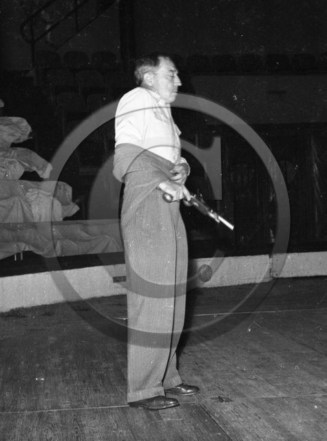 FO-CIRQUE  492  Buster Keater Medrano Paris septembre 1947  photo H  Dargence  .jpg