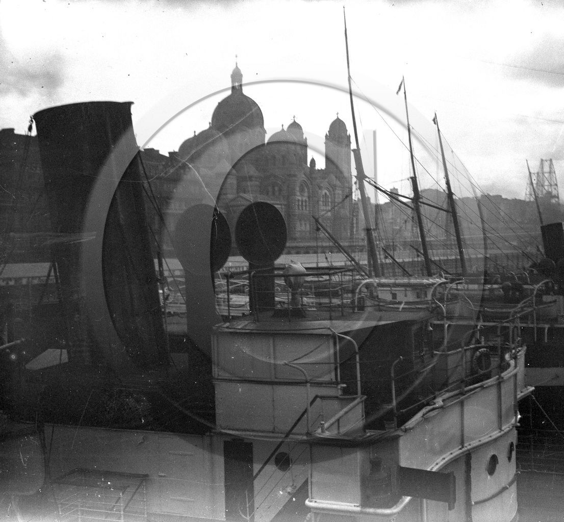 BA 514 Marseille bassin de la Joliette au fond l eglise de la Gde Majore  dpt 13.jpg