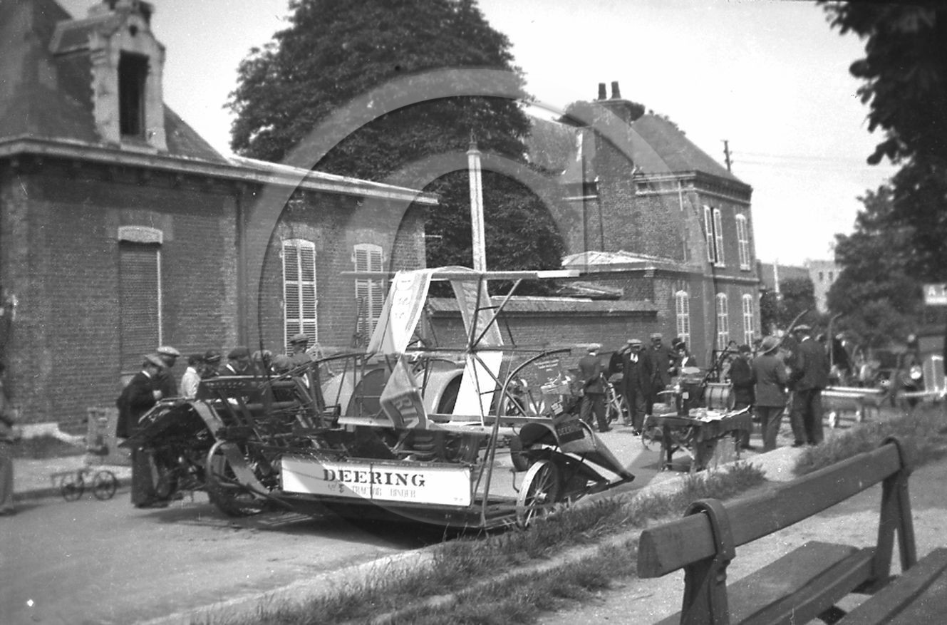 ag 523 foire agricole ,tracteur deering.jpg