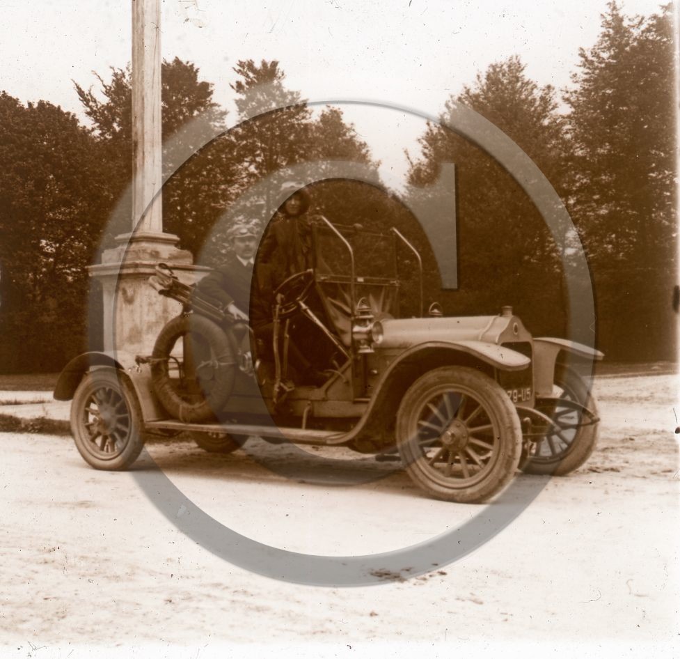 AU 4342 ancetre a identifier .jpg