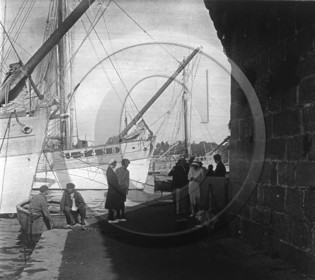 vi  1908 Concarneau  bateau de Lorient  dpt 29  .jpg