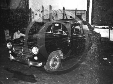 AU 2671 Peugeot 403 .jpg