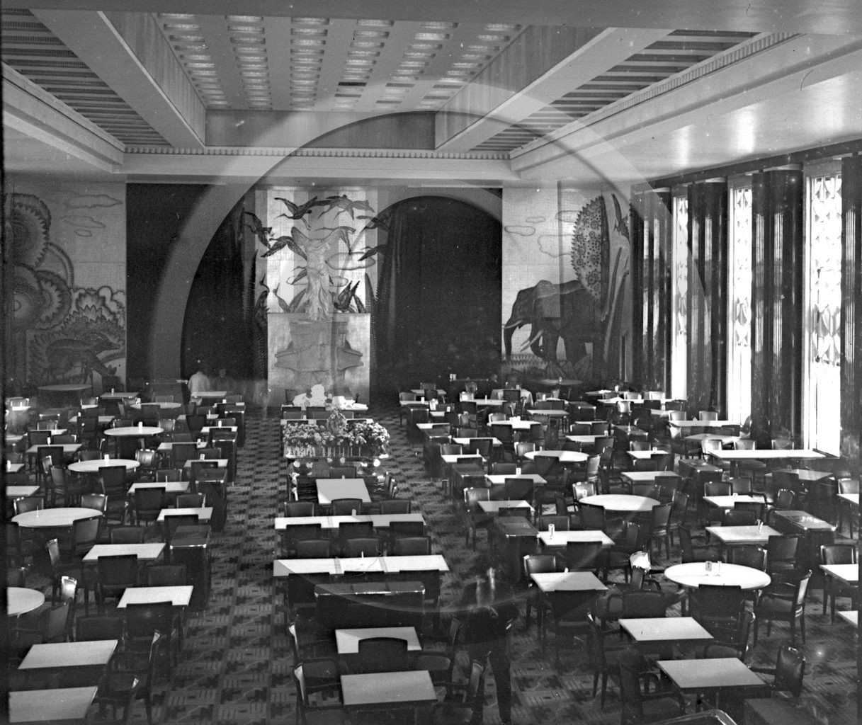 BA 887 paquebot Atlantique salle a manger .jpg