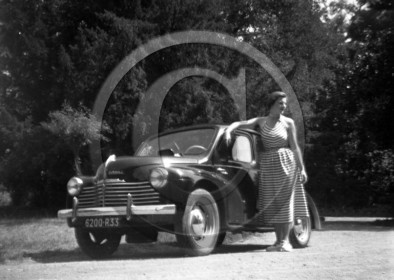 au 3905  renault 4 CH.jpg