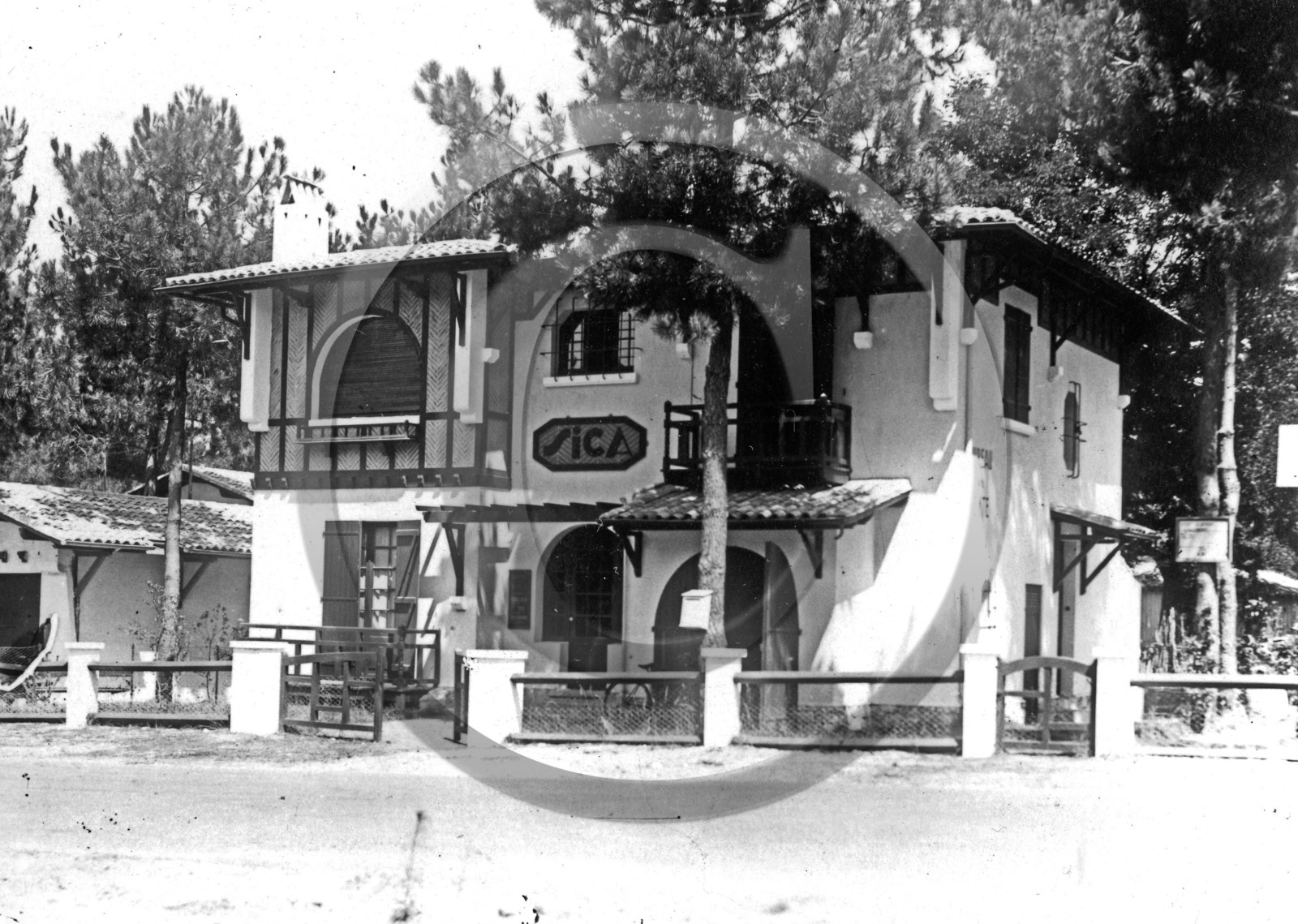 arc 4156 villa la Sica rue Touton les Abatilles.jpg