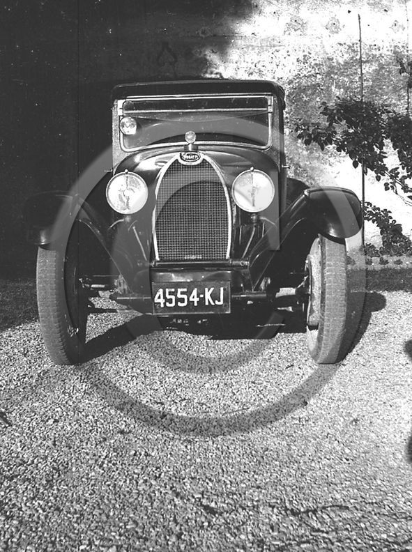 AU 2353 Bugatti .jpg