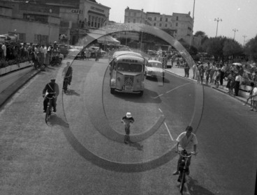 AUU 135 Citroen HY Aout 1964  .jpg