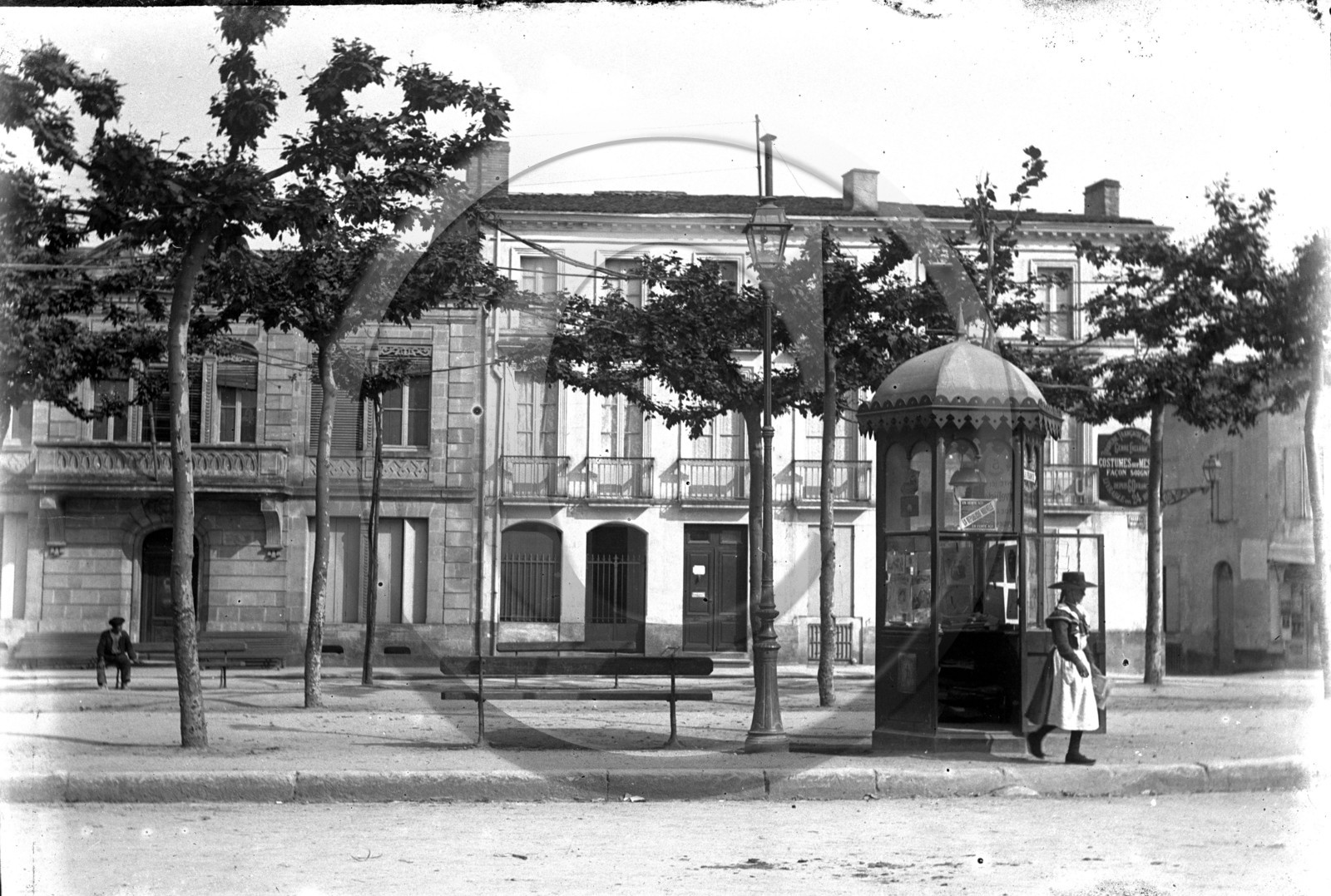 vi  1613   Langon  le kiosque des allées Maubec dpt33 .jpg