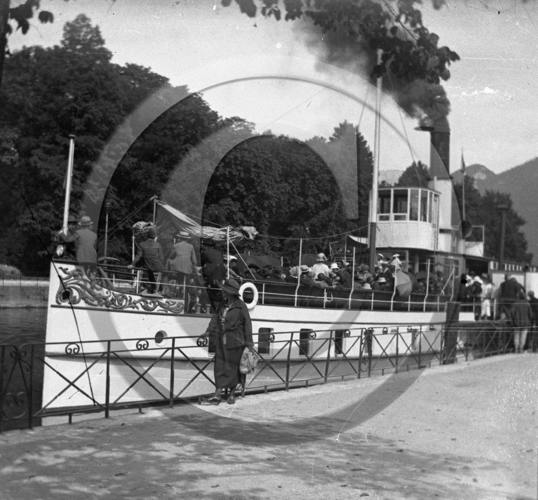 BA 1199 vapeur sur riviere.jpg