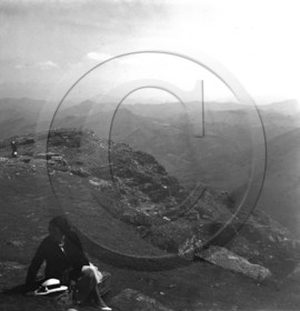 vi  1977 Hendaye 1935 au sommet de la rhune  .jpg