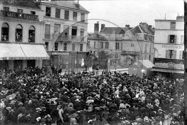 FO-CIRQUE  513 fete village non situe champagne .jpg