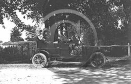 AU 2094  ancetre .jpg