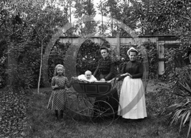 EJ 102      13x18.jpg