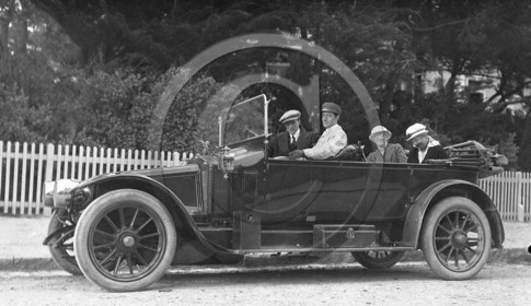 AU 2426 ancetre .jpg