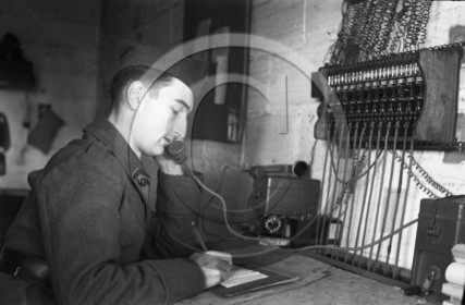 ME  83 militaire transmission .jpg