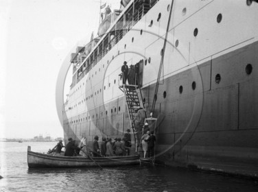 BA 104 paquebot Theophile Gauthier Marseille.jpg