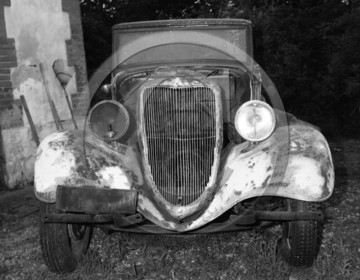 AU 453 Ford V 8 40 cabriolet 1934 .jpg