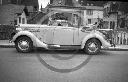 AU 4609 Ford V8 48 cabriolet Janer.jpg