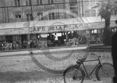 arc cafe de la plage.jpg