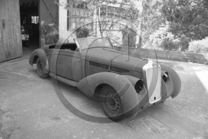 AU 4048 Delage sortie de grange  .jpg