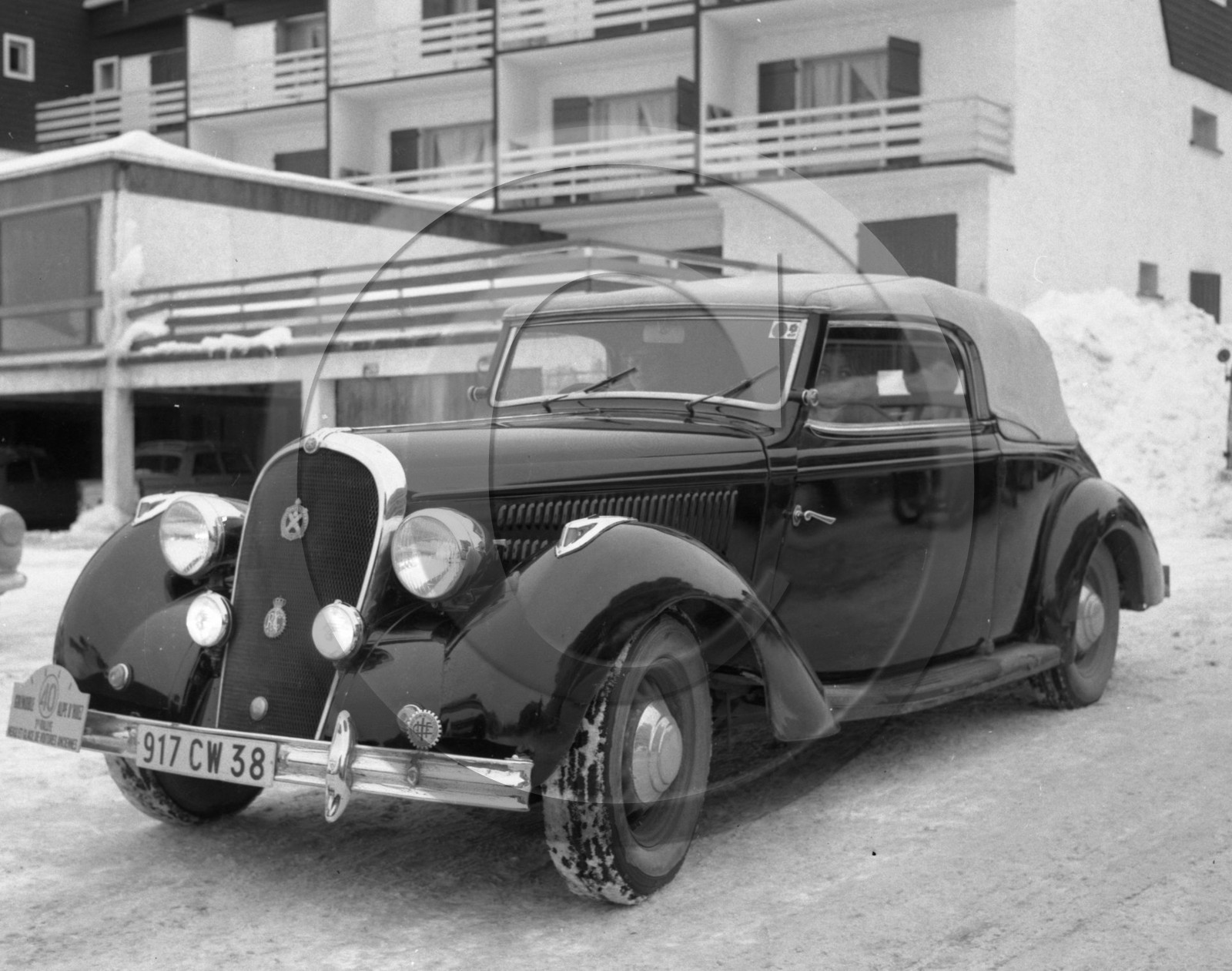 AU 768 R. des neiges Alpe d'huez  .jpg