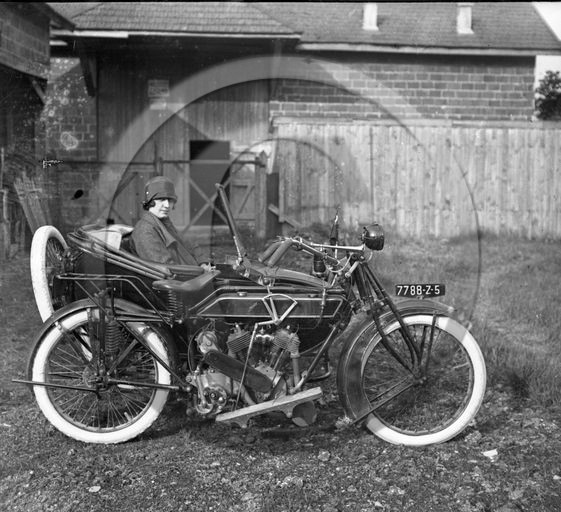 MOV 52 moto side Matchless  .jpg