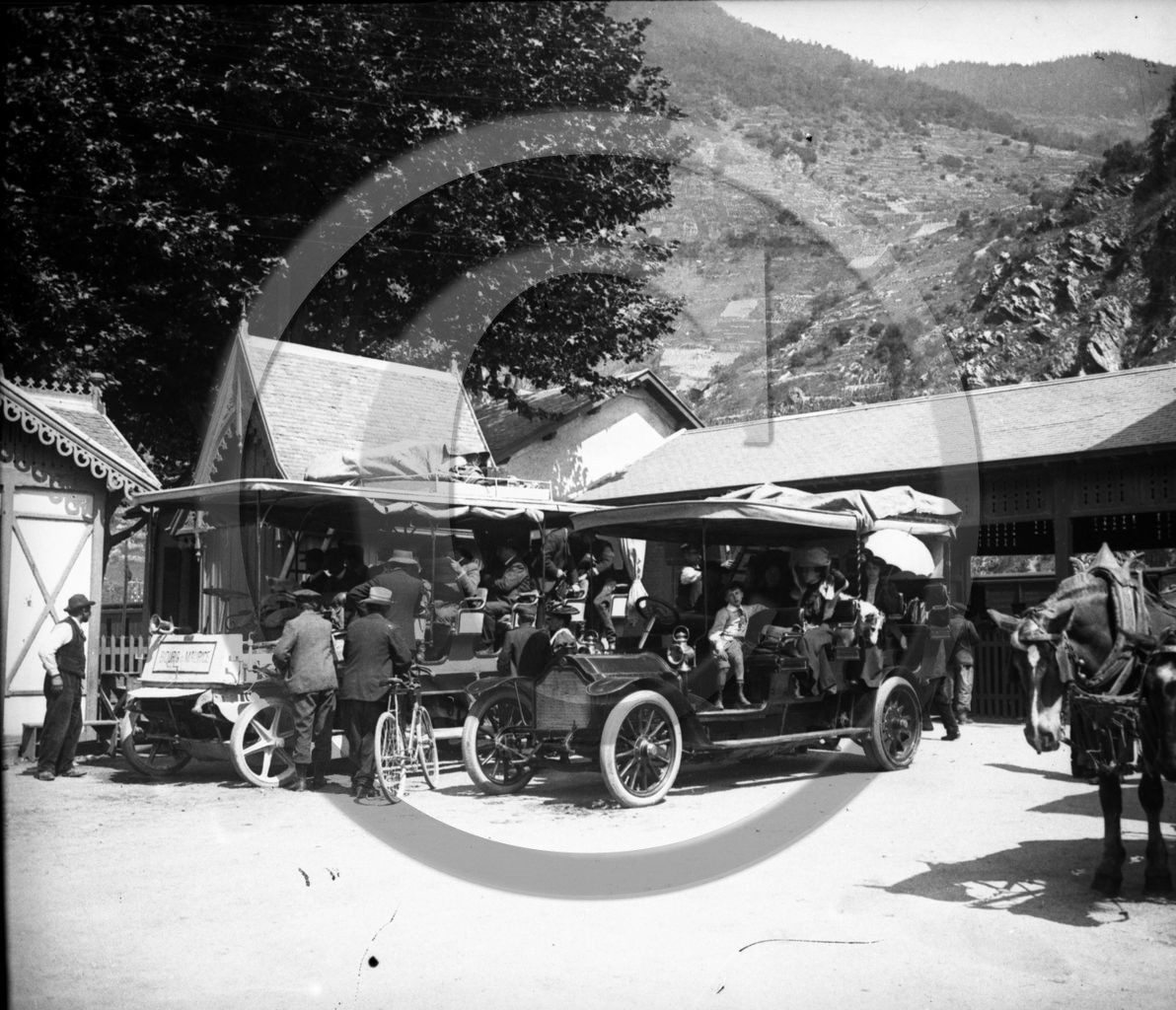 vi 1769 Bourg St Maurice départ de autocars de promenade dpt 73 .jpg