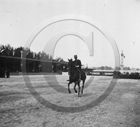 FO-CIRQUE  16 troupe Bullalo bill a Bordeaux.jpg