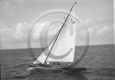 arc 1387 F19 cupidon viking ou simja vikink.jpg